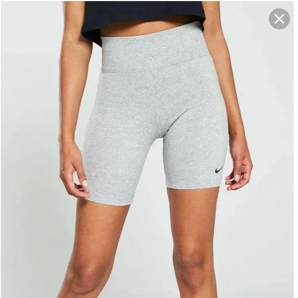 Nike Women’s Bike Shorts - Picture 5 of 5